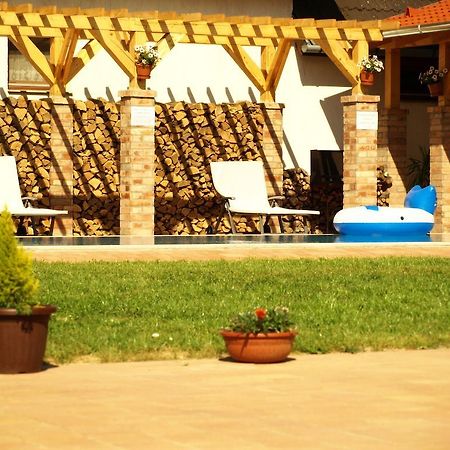 Patkoszeg Vendeghaz Hotel Kaposfo Exterior foto