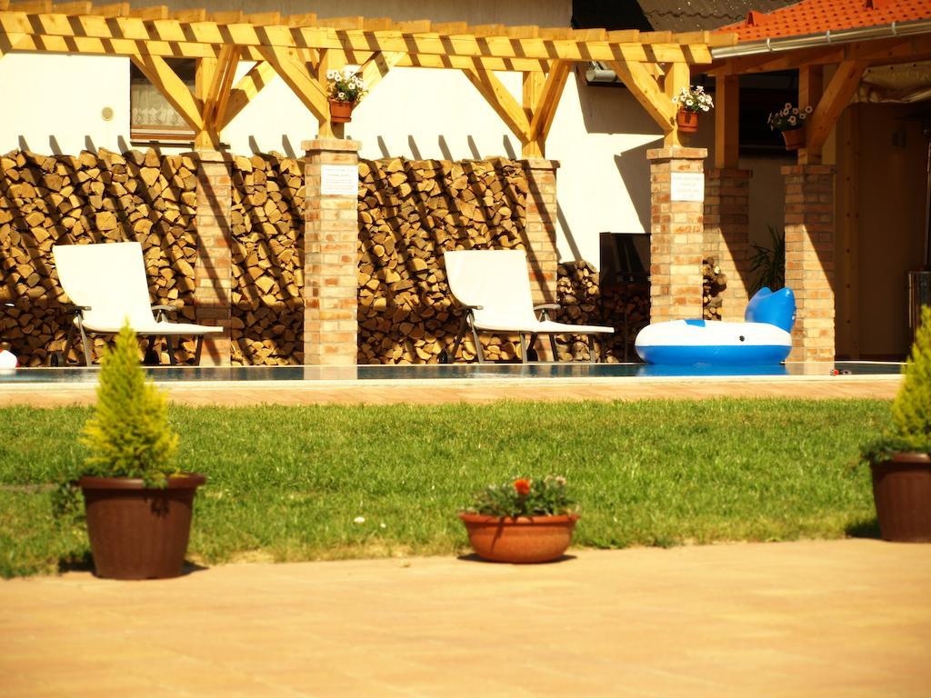 Patkoszeg Vendeghaz Hotel Kaposfo Exterior foto
